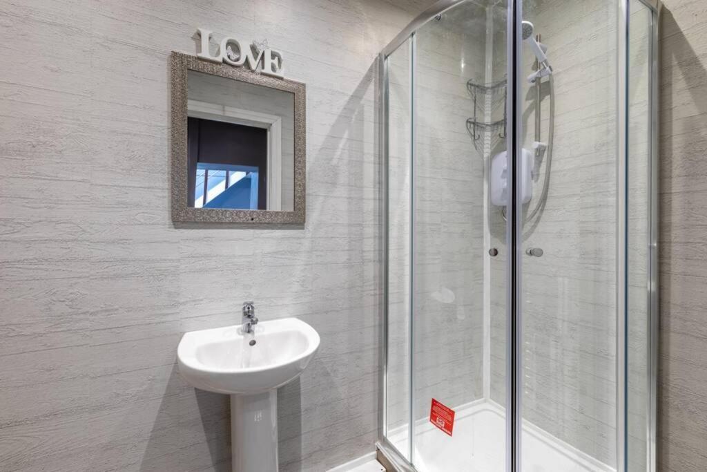 Darlington Luxury Penthouse Apartment Exterior photo